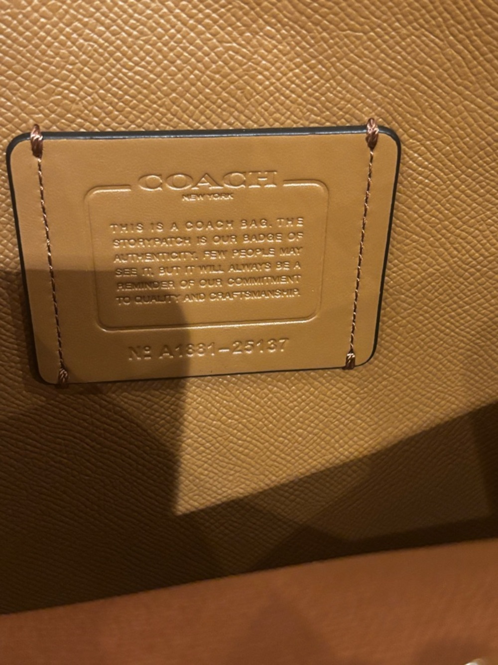 Coach Charlie Carryall 28 - Picture 7 of 9